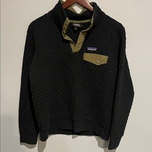 Patagonia Black Quilted Pullover with Green Details